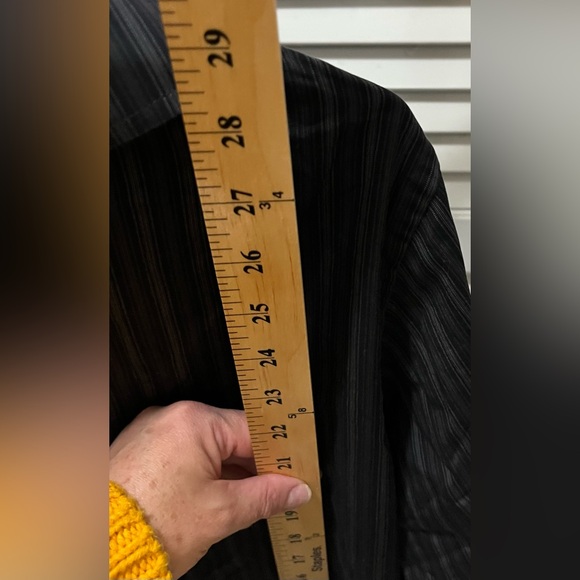 Banana Republic Black and Grey (15 - 15 1/2 ) Button Down Medium Shirt - Picture 6 of 8